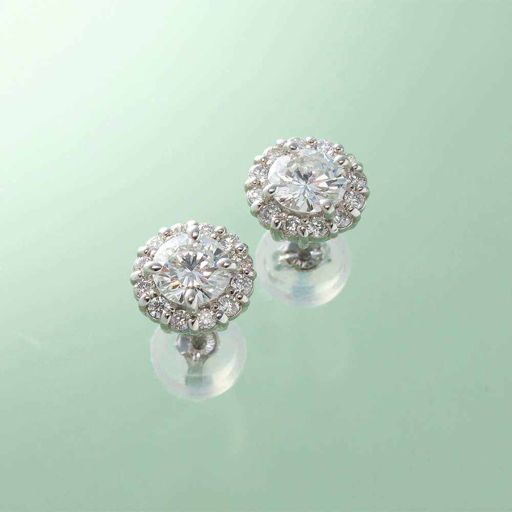 プラチナダイヤモンドピアス（鑑定書付）