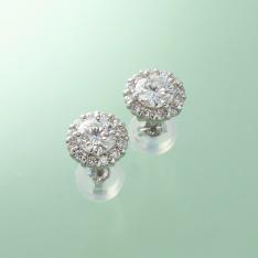 プラチナダイヤモンドピアス（鑑定書付）