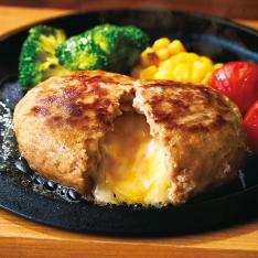 チーズがあふれるハンバーグ