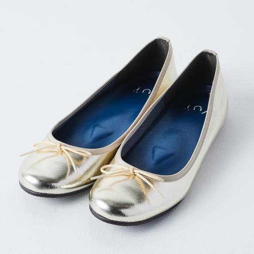 足のアーチをサポートするシューズ　ゴールド　22.5cm→26.0cm