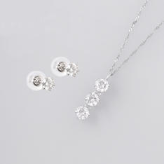 Pt計0.7ctﾀﾞｲﾔ3ｽﾄｰﾝﾍﾟﾝﾀﾞﾝﾄ&ﾋﾟｱｽｾｯﾄ