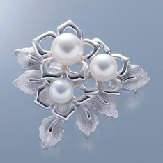アコヤ真珠ブローチ（3珠・シルバー）