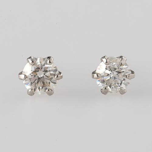 Ptダイヤモンドピアス 計0.3ct