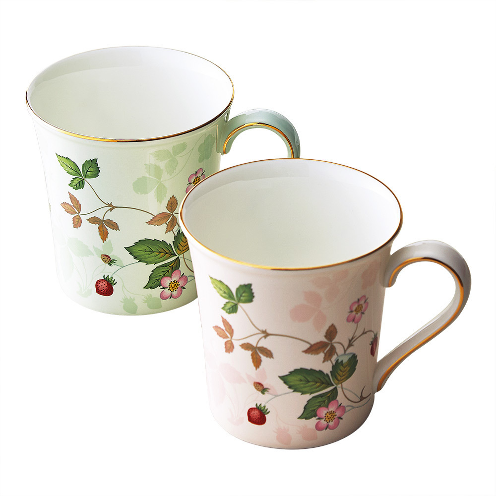 WEDGWOODワイルドストロベリーパステル ペアマグカップ グリーン＆ピンク