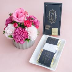 【母の日】生花アレンジメント　ボニータ＆宇治茶「祇園辻利」がとーぶぶ　抹茶フィナンシェ、ほうじ茶フィナンシェセット