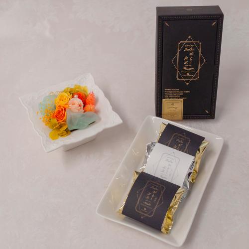 【母の日】プリザーブドフラワーアレンジメント　ルナ（オレンジ・イエロー）＆宇治茶「祇園辻利」がとーぶぶ　抹茶フィナンシェ、ほうじ茶フィナンシェセット