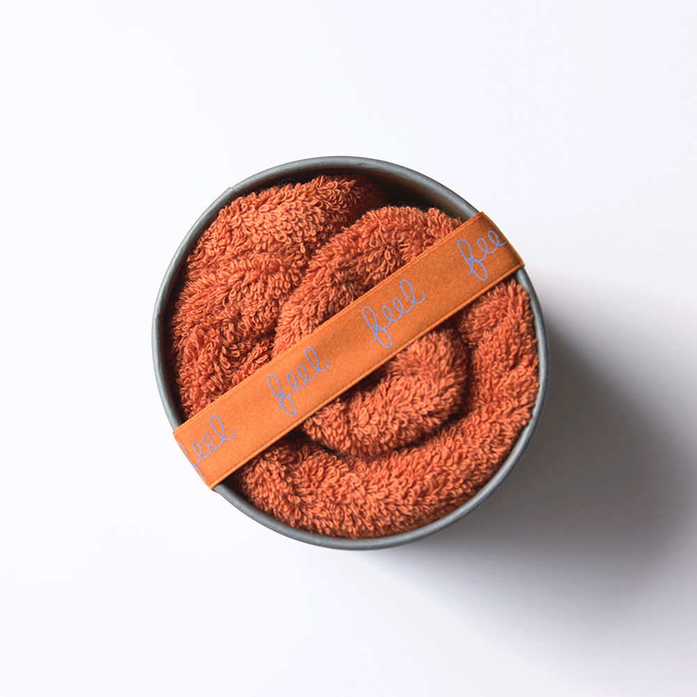 ＜feel＞フェイスタオル アドベンチャーオレンジ（26年限定カラー）