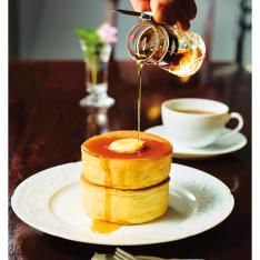 〈喫茶・テイスティーデイズ〉厚みがある懐かしホットケーキ