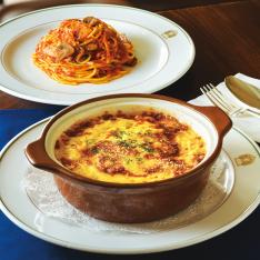 〈HOTEL NEW GRAND〉ホテル発祥・ナポリタンソース&パスタ・シーフードドリアセット