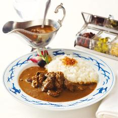 〈銀座 三笠会館〉スパイス香るチキン＆ビーフカレーセット