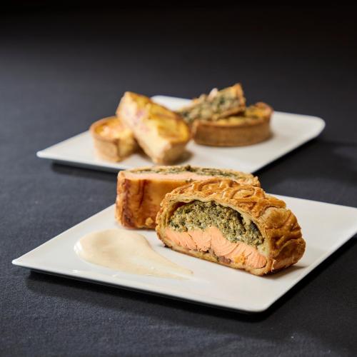 ＜フォション ガストロノミ＞サーモンのパイ包み焼きとキッシュのセット