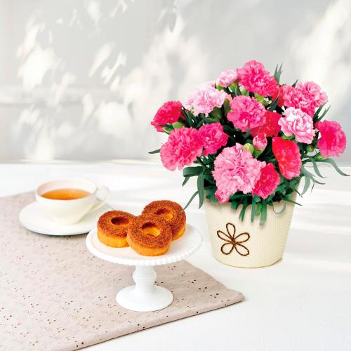 【母の日】キャラメリゼバウムとカーネーション（ホットハート）