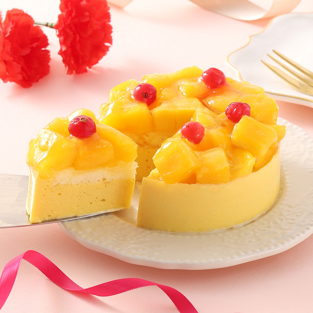 【母の日】パティシエ手作りたっぷりマンゴーのケーキ　3号