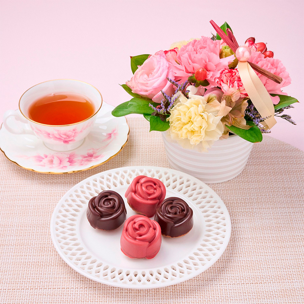 【母の日】生花アレンジメントとブラウニーROSE