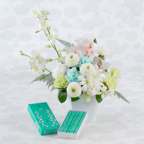 生花 供花アレンジ「敬慕」＆鳩居堂 線香「白鳩」