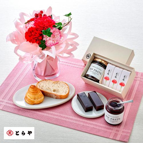 【母の日】生花 マザーズシュシュS＆<とらや>母の日パッケージ小形羊羹あんペースト詰合せ1号