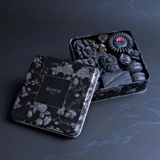 【母の日】漆黒の薔薇のクッキー缶｜ローズ香る焼き菓子9種詰め合わせ（発酵バター・紅茶・ナッツ）