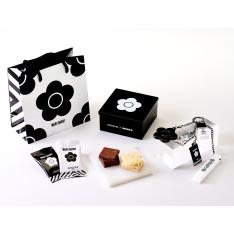 【クリスマス】黒船×MARY QUANT ノボタイル缶＆チャームセット