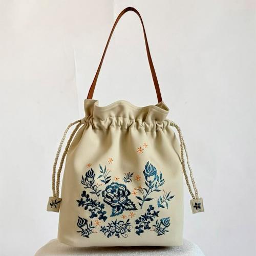 ＜いまり＞美しい刺しゅうの巾着バッグ（クリーム）