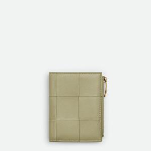新作★BOTTEGA VENETA*気品溢れる*二つ折り財布 小銭入れ付き ☆送料関税込☆BOTTEGA VENETA 小銭入れ付き 二つ折り財布