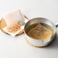 〈高島屋〉枕崎産本枯鰹節と羅臼昆布のだしパック