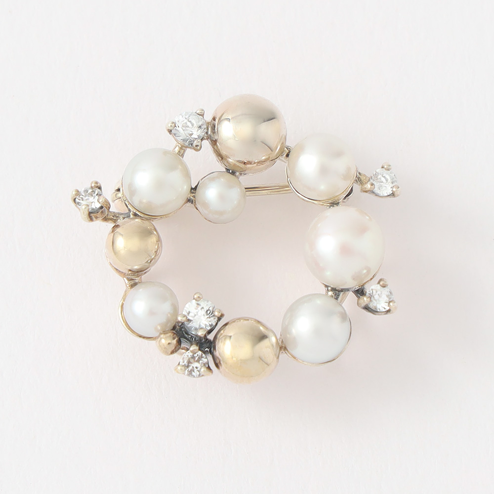 パールとホワイトトパーズ リースブローチ