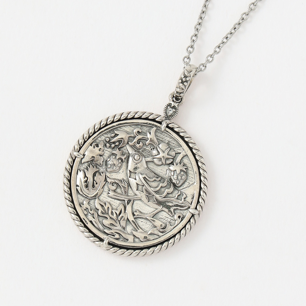 【いちご泥棒】 コイン風ペンダント