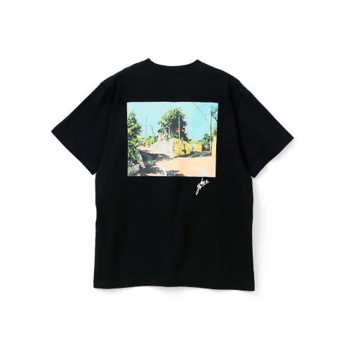 TOKYO CULTUART by BEAMS 横尾忠則 ／ Y字路 T-Shirt［COLOR］ブラック