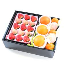 【最適な時期に収穫し、順次発送予定】［紅まどんな・紅白いちご・みかん］冬の贈り物フルーツギフト12C