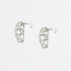 Ptダイヤ3ストーンピアス