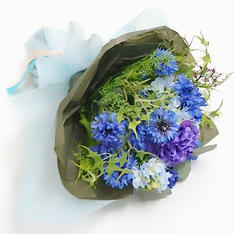 フラワーアーティストが作るお任せ生花ブーケ（ブルー・パープル系）