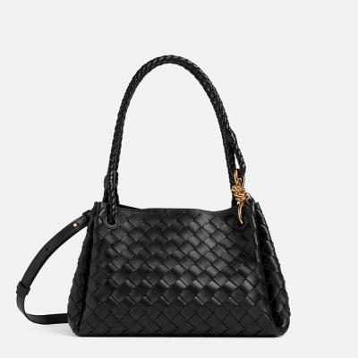 ボッテガ　BOTTEGA VENETA ボッテガヴェネタ (ボッテガ・ヴェネタ) クラッチバッグ