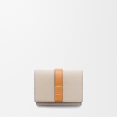 トライフォールドウォレット