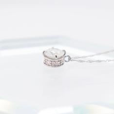 Pt0．9ctダイヤ／ピンクダイヤペンダント