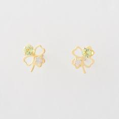 K18ダイヤ／ペリドットクローバーピアス