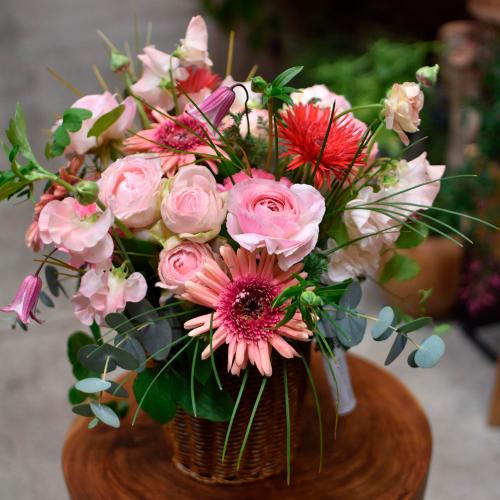 【母の日】＜Bubu（ブブ）＞生花アレンジメント「バスケットピンク」L