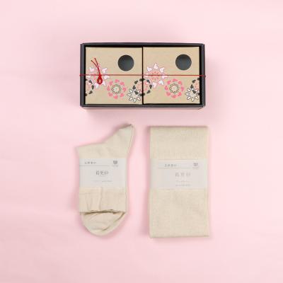 お洒落なで、美しいテイシュボックスです。 高島屋で14000円でした