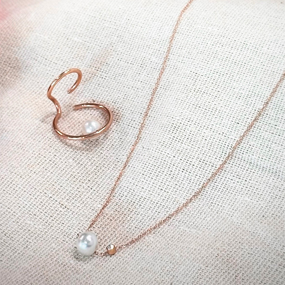 ネックレス＆イヤーカフ