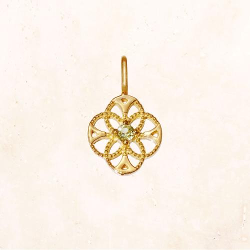 K18 レースフラワー バースストーンチャーム 8月（ペリドット）