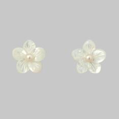 K10アコヤ真珠フラワーシェルピアス