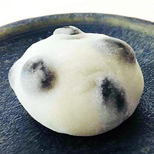 【店頭受取／柏店】＜中村軒＞黒豆大福2個入【12月6日（土）午後4時30分以降】