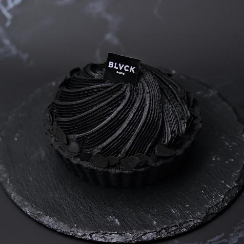 MONTNOIR（モンノワール） 栗とカシスが響き合う漆黒のモンブラン