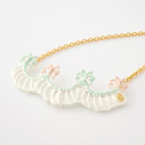 バタフライクリーム ネックレス