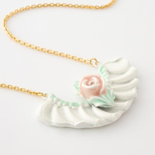 ローズクリーム ネックレス