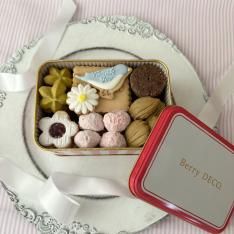 【ホワイトデー】BerryDECO オリジナル 春のクッキー缶