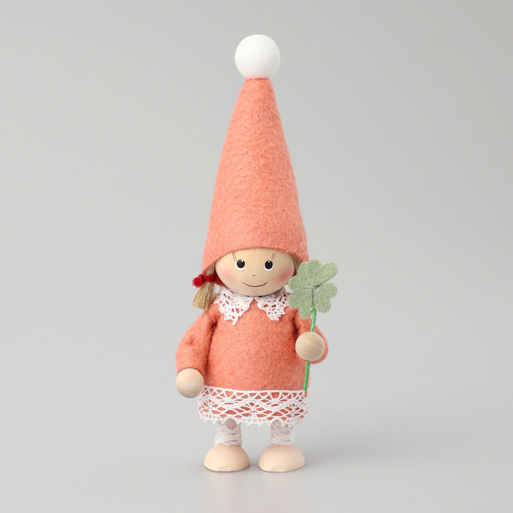 クローバーを持つ女の子