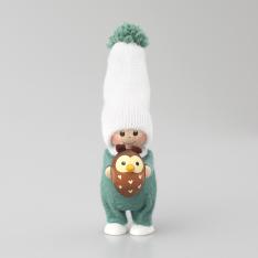 フクロウを持つ男の子