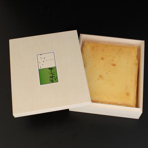 木箱入りベイクドチーズケーキ