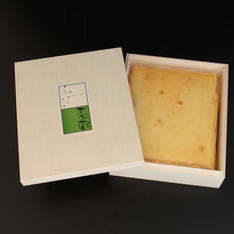 木箱入りベイクドチーズケーキ