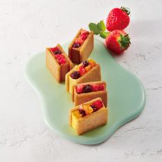 〈苺のお店 メゾン・ド・フルージュ〉苺＆ベリーのカタラーナ